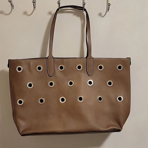 Large Tan‎ and silver tote bag - Picture 1 of 5